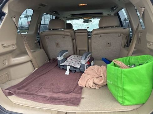 Used 2012 Toyota Highlander SE w/ Tow Pkg AWD/4WD image 16