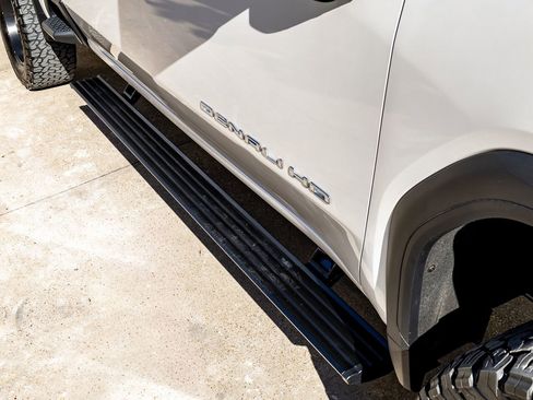 Used 2024 GMC Sierra 2500 Denali Ultimate image 15