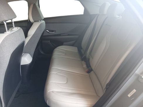 Used 2021 Hyundai Elantra Limited FWD image 13