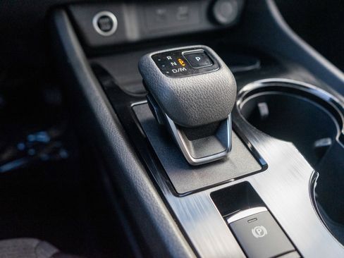 Used 2023 Nissan Rogue SV image 19