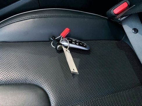 Used 2023 Hyundai Santa Fe Limited image 14