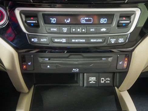 Used 2022 Honda Pilot Touring image 35