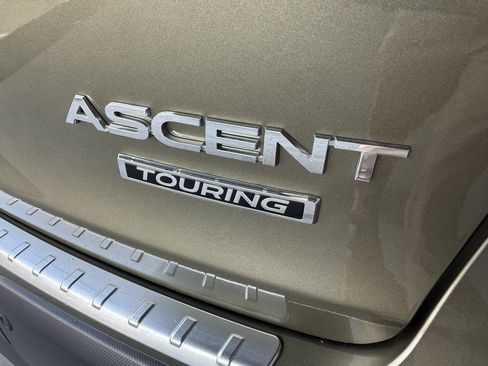 Used 2025 Subaru Ascent Touring AWD/4WD image 5