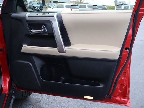 Used 2024 Toyota 4Runner SR5 Premium image 28