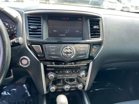 Used 2019 Nissan Pathfinder SV w/ Cargo Package AWD/4WD image 17