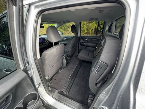 Used 2021 Honda Ridgeline Sport image 10