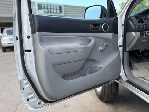 Used 2007 Toyota Tacoma 4x4 Regular Cab image 4