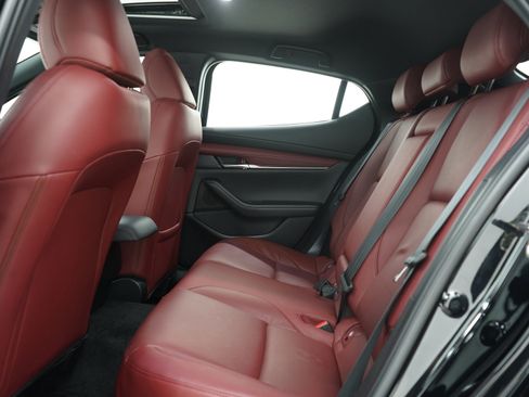 Used 2023 MAZDA MAZDA3 Hatchback w/Premium Plus Pkg image 16