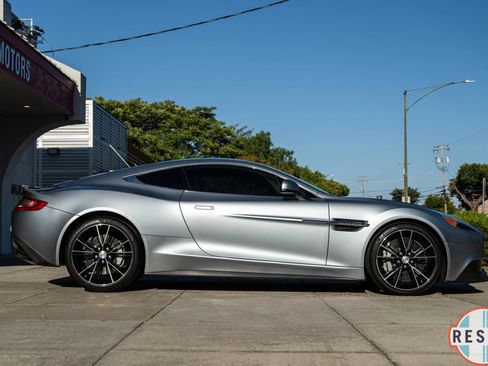 Used 2014 Aston Martin Vanquish Coupe RWD image 12