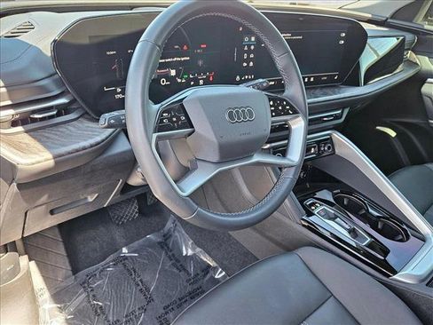 Certified 2025 Audi Q5 Premium w/ Convenience Package AWD/4WD image 10