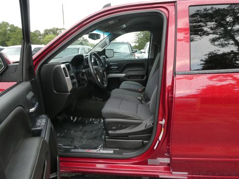 Used 2018 Chevrolet Silverado 1500 LT w/ All Star Edition AWD/4WD image 11