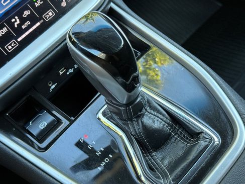 Used 2020 Subaru Outback Premium image 16