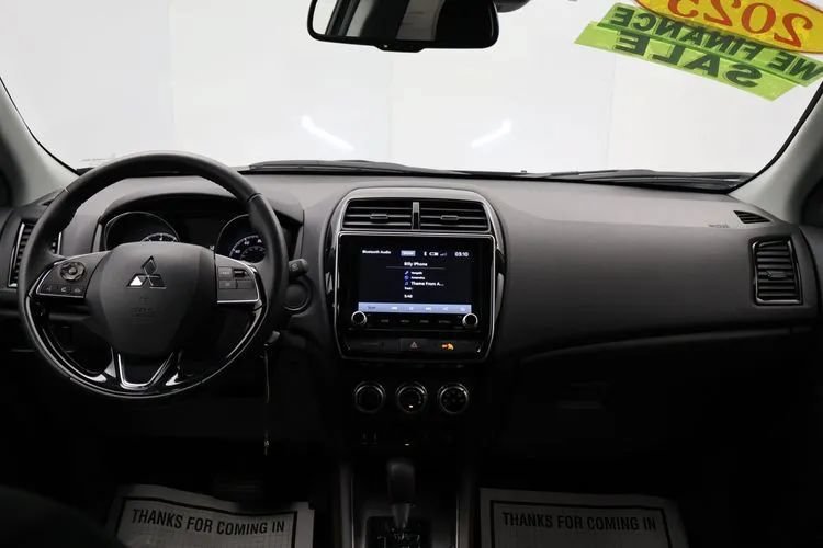 Used 2025 Mitsubishi Outlander Sport LE AWD/4WD image 19