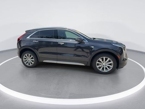 Used 2023 Cadillac XT4 Premium Luxury FWD image 9