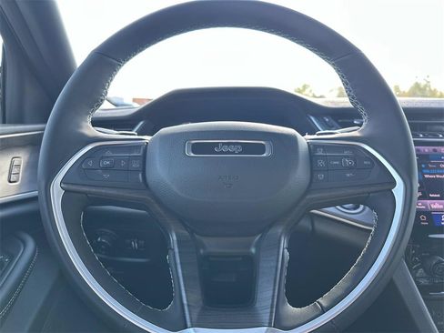 New 2025 Jeep Grand Cherokee Limited image 14