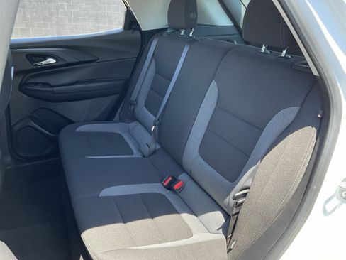Used 2025 Chevrolet TrailBlazer LT AWD/4WD image 19