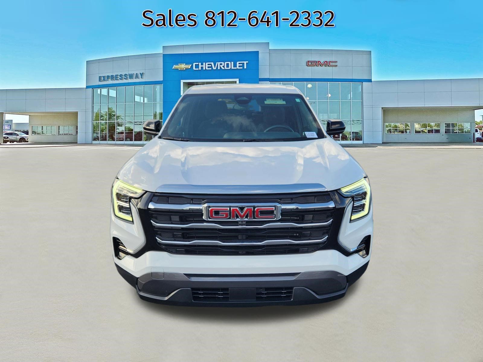 Used 2026 GMC Terrain Elevation FWD image 2