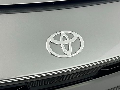 Used 2025 Toyota Crown Platinum image 12