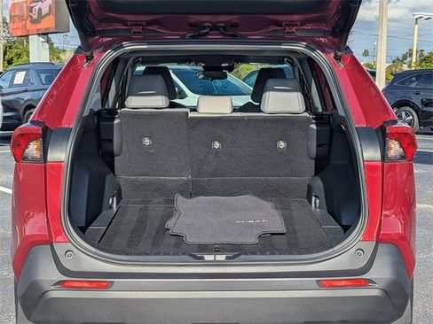 Used 2020 Toyota RAV4 XLE Premium image 12