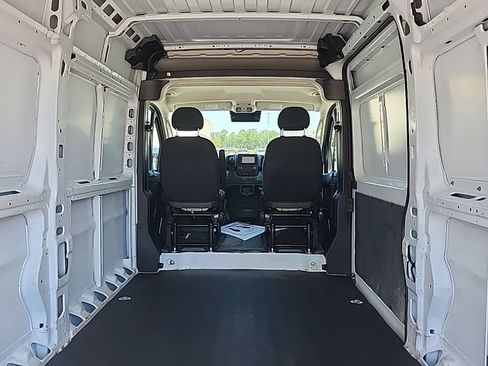 Used 2024 RAM ProMaster 2500 w/ Convenience Group FWD image 21