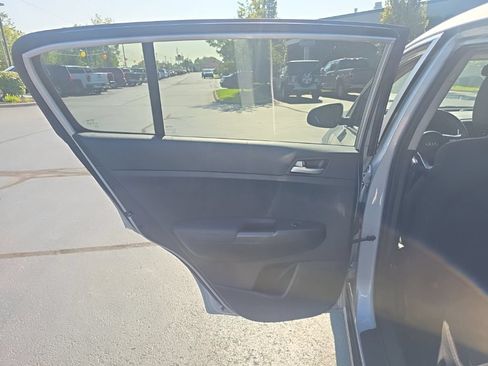 Used 2022 Kia Sportage LX AWD/4WD image 23