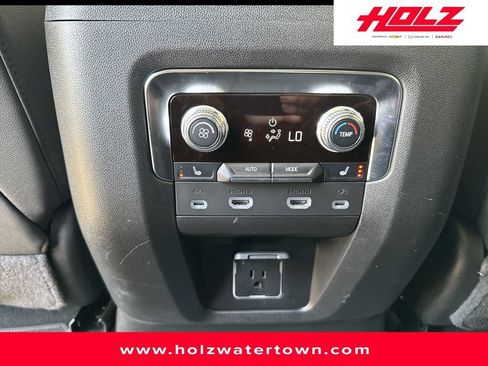 Used 2024 GMC Yukon AT4 w/ AT4 Premium Package AWD/4WD image 27