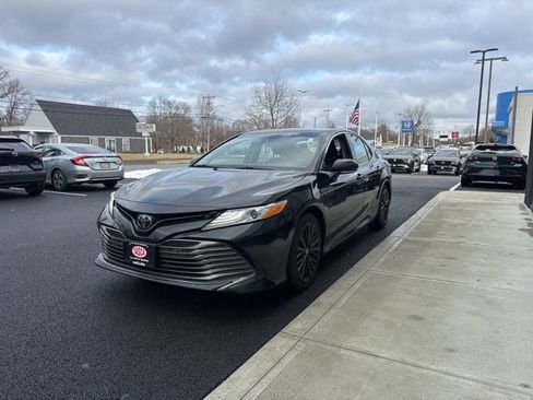 Used 2018 Toyota Camry L image 6