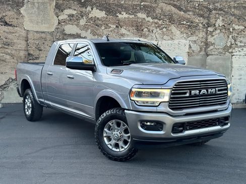 Used 2020 RAM 3500 Laramie AWD/4WD image 2