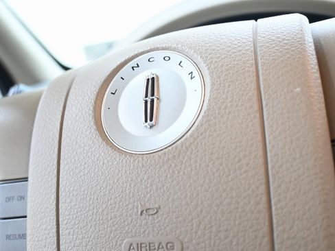 Used 2006 Lincoln Mark LT 4x4 image 27