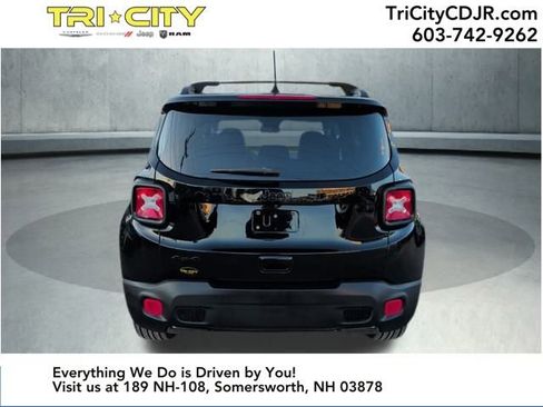 Used 2018 Jeep Renegade Altitude w/ UConnect 8.4 Nav Group image 4