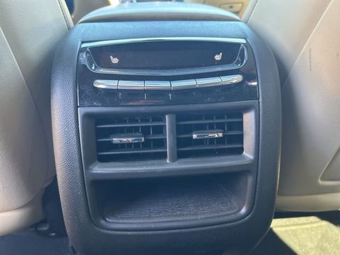 Used 2017 Cadillac XT5 Luxury w/ Driver Awareness Package image 16