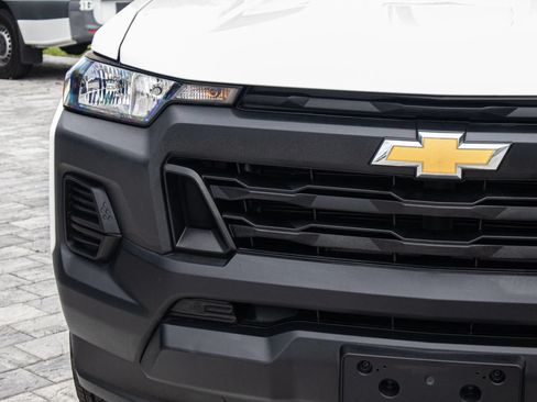 Used 2025 Chevrolet Colorado W/T RWD image 11