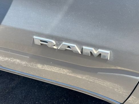 Used 2019 RAM 1500 Big Horn AWD/4WD image 17