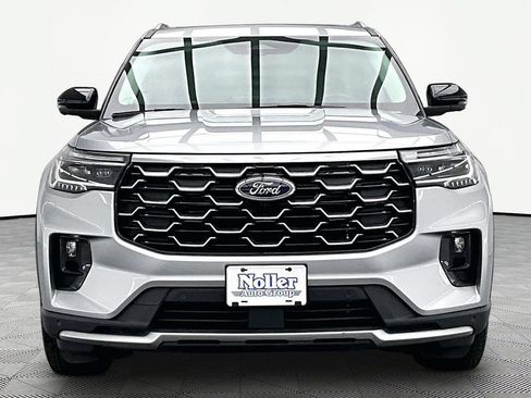 Certified 2025 Ford Explorer Platinum w/ LUX Leather Package AWD/4WD image 3