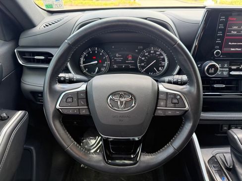 Used 2021 Toyota Highlander XSE image 18