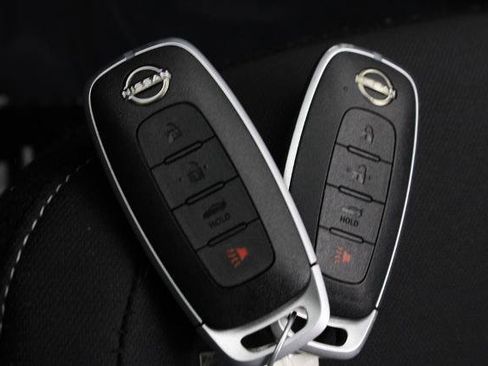 Certified 2024 Nissan Sentra SV FWD image 30