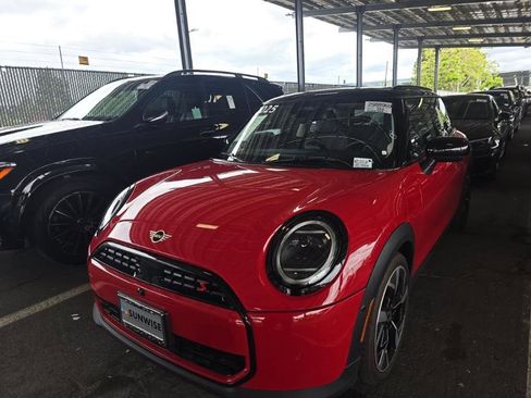 Used 2025 MINI Cooper S FWD image 3