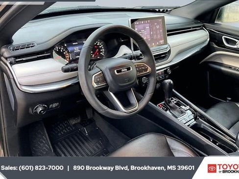 Used 2024 Jeep Compass Limited image 12