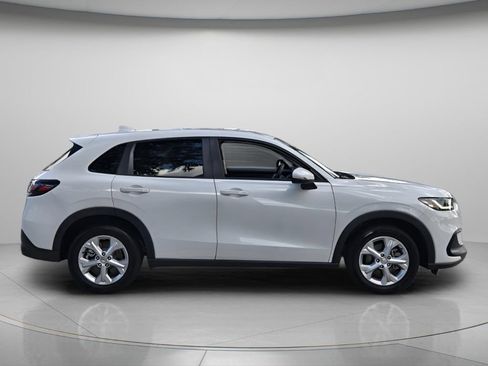 Used 2024 Honda HR-V LX image 3