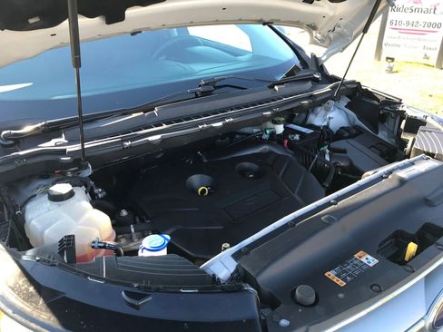 Used 2018 Ford Edge SE image 52
