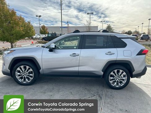 Used 2023 Toyota RAV4 XLE Premium image 4