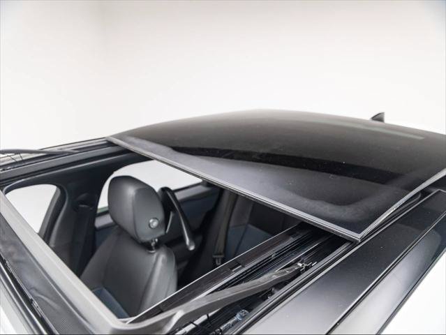 New 2026 Land Rover Range Rover Velar S AWD/4WD image 12