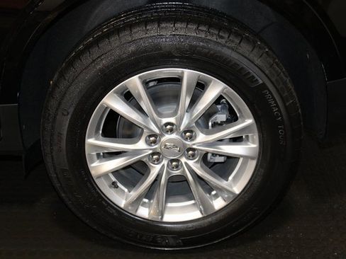 New 2025 Cadillac XT5 Luxury image 23