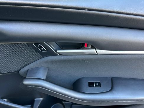 Used 2022 MAZDA MAZDA3 s image 20