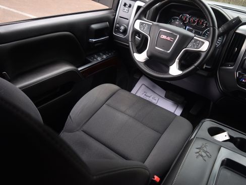 Used 2018 GMC Sierra 1500 SLE w/ SLE Value Package image 2