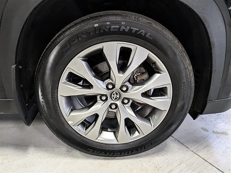 Used 2024 Toyota Grand Highlander AWD image 12
