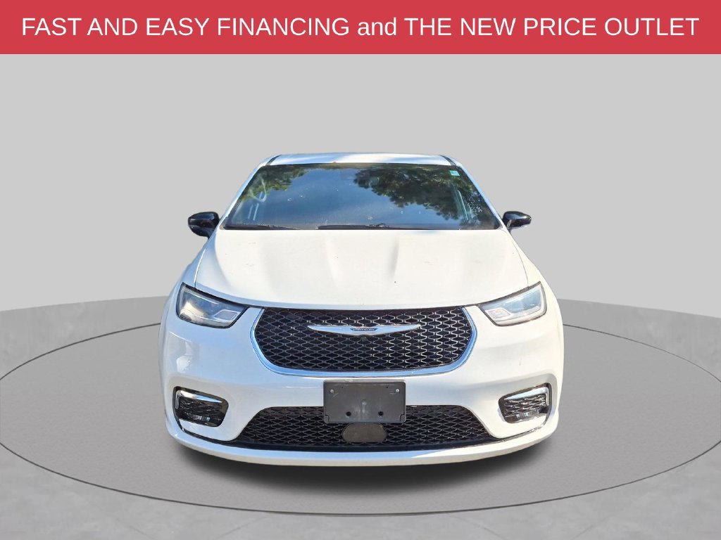Certified 2025 Chrysler Pacifica Select FWD image 4