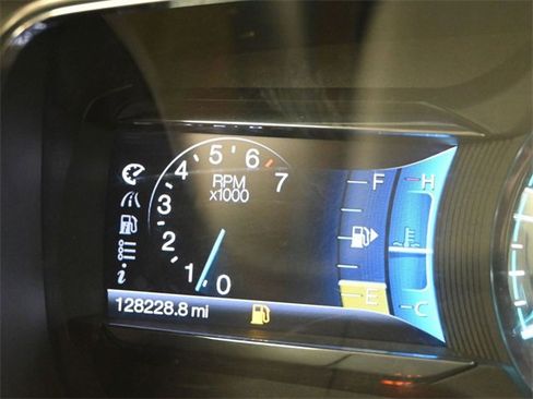 Used 2013 Ford Taurus SEL image 19