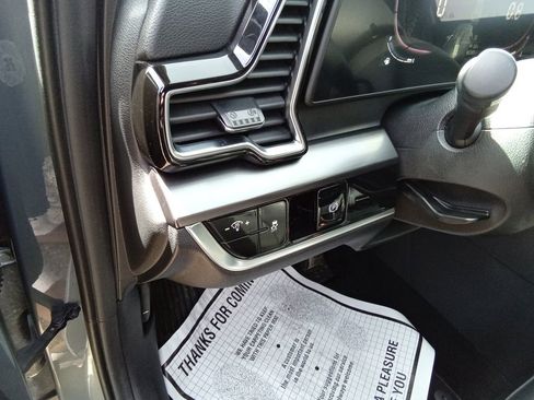 Used 2023 Kia Sportage EX image 13