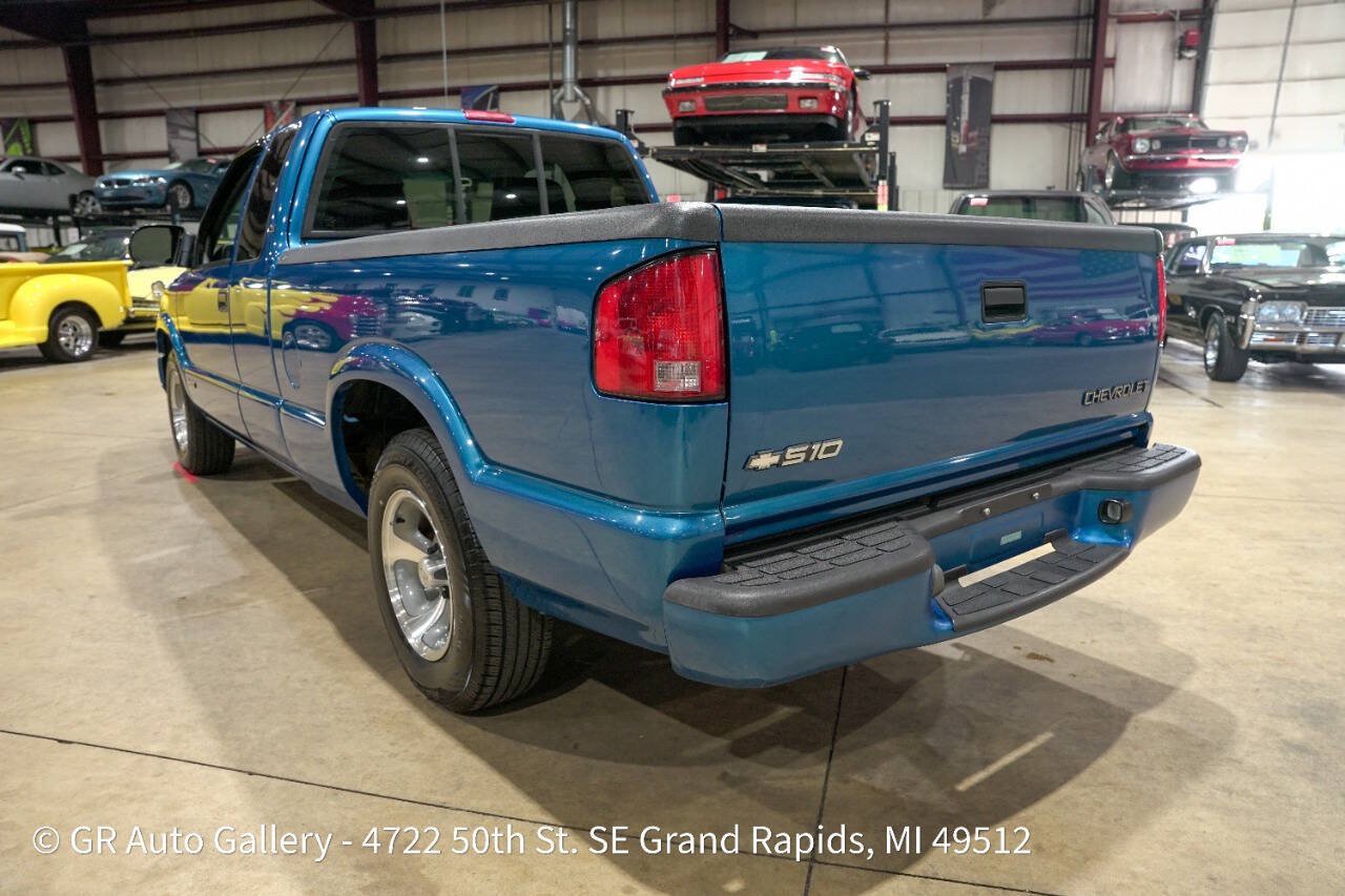 Used 2001 Chevrolet S10 Pickup LS w/ Preferred Equipment Group RWD image 6